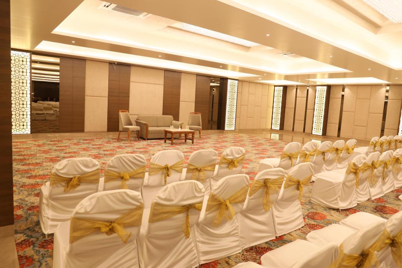 Sarovar Portico Rivera Ahmedabad Luaran gambar
