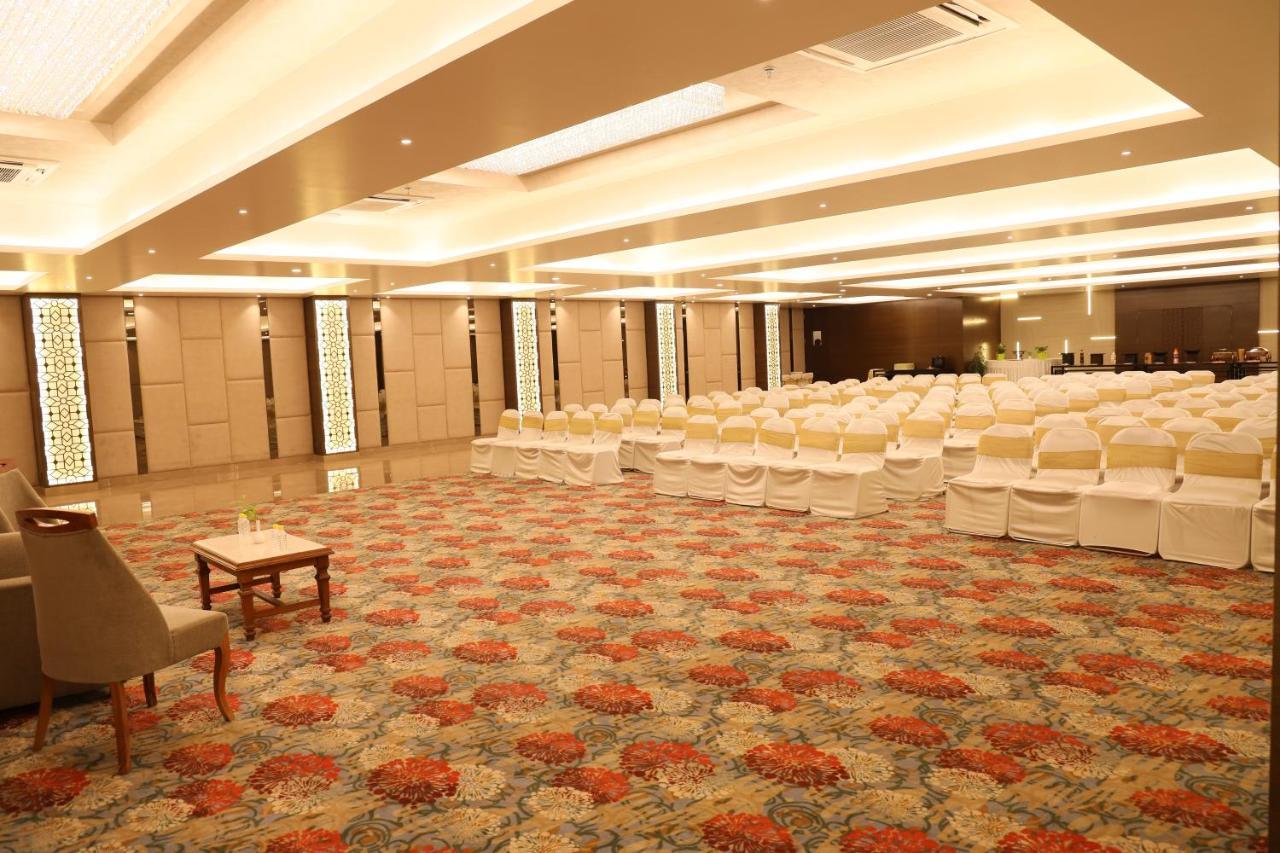 Sarovar Portico Rivera Ahmedabad Luaran gambar