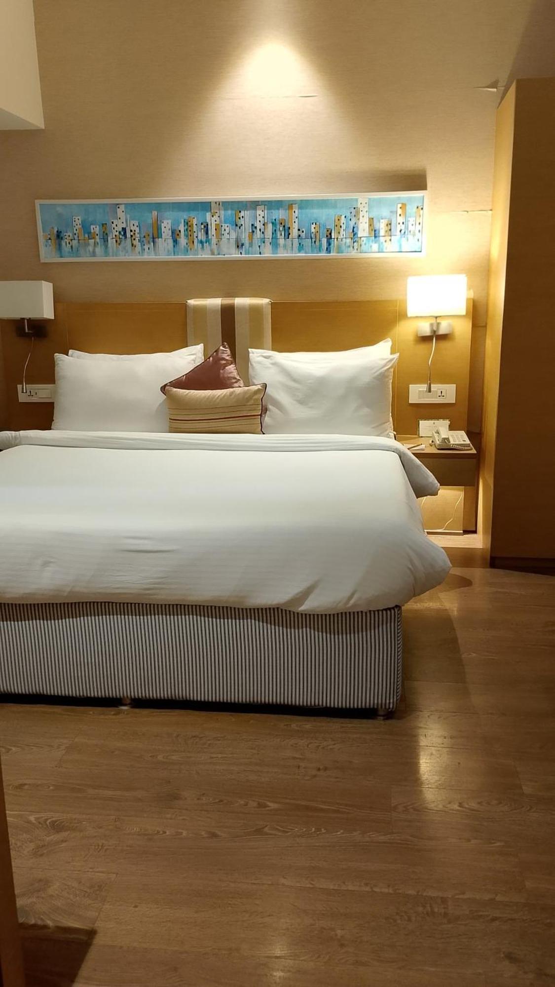 Sarovar Portico Rivera Ahmedabad Luaran gambar