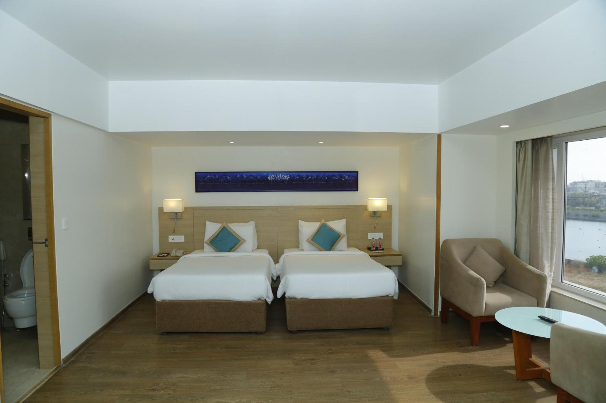 Sarovar Portico Rivera Ahmedabad Luaran gambar