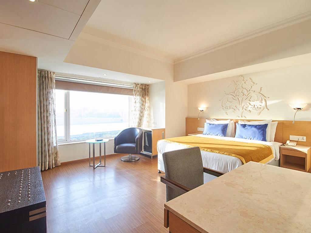 Sarovar Portico Rivera Ahmedabad Luaran gambar