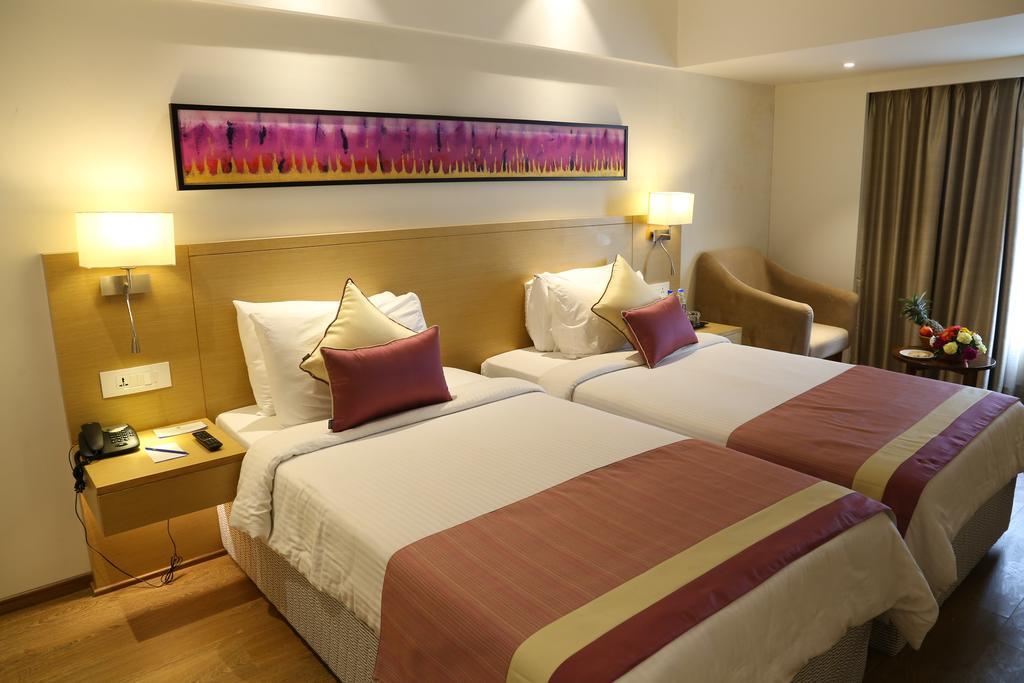 Sarovar Portico Rivera Ahmedabad Luaran gambar