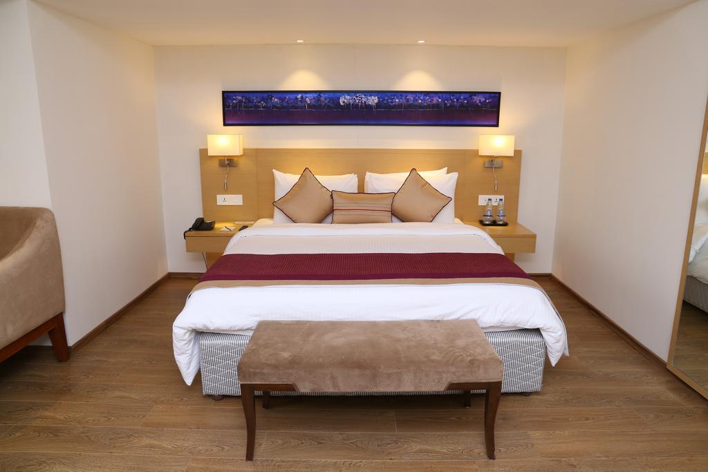 Sarovar Portico Rivera Ahmedabad Luaran gambar