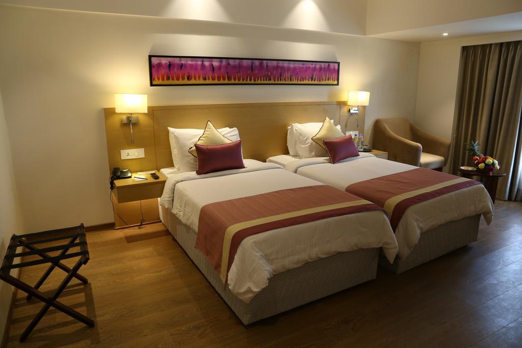 Sarovar Portico Rivera Ahmedabad Luaran gambar